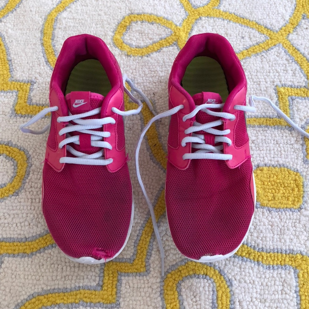 💗Well Worn Women’s Nike Running Shoe💗 Sz 9
